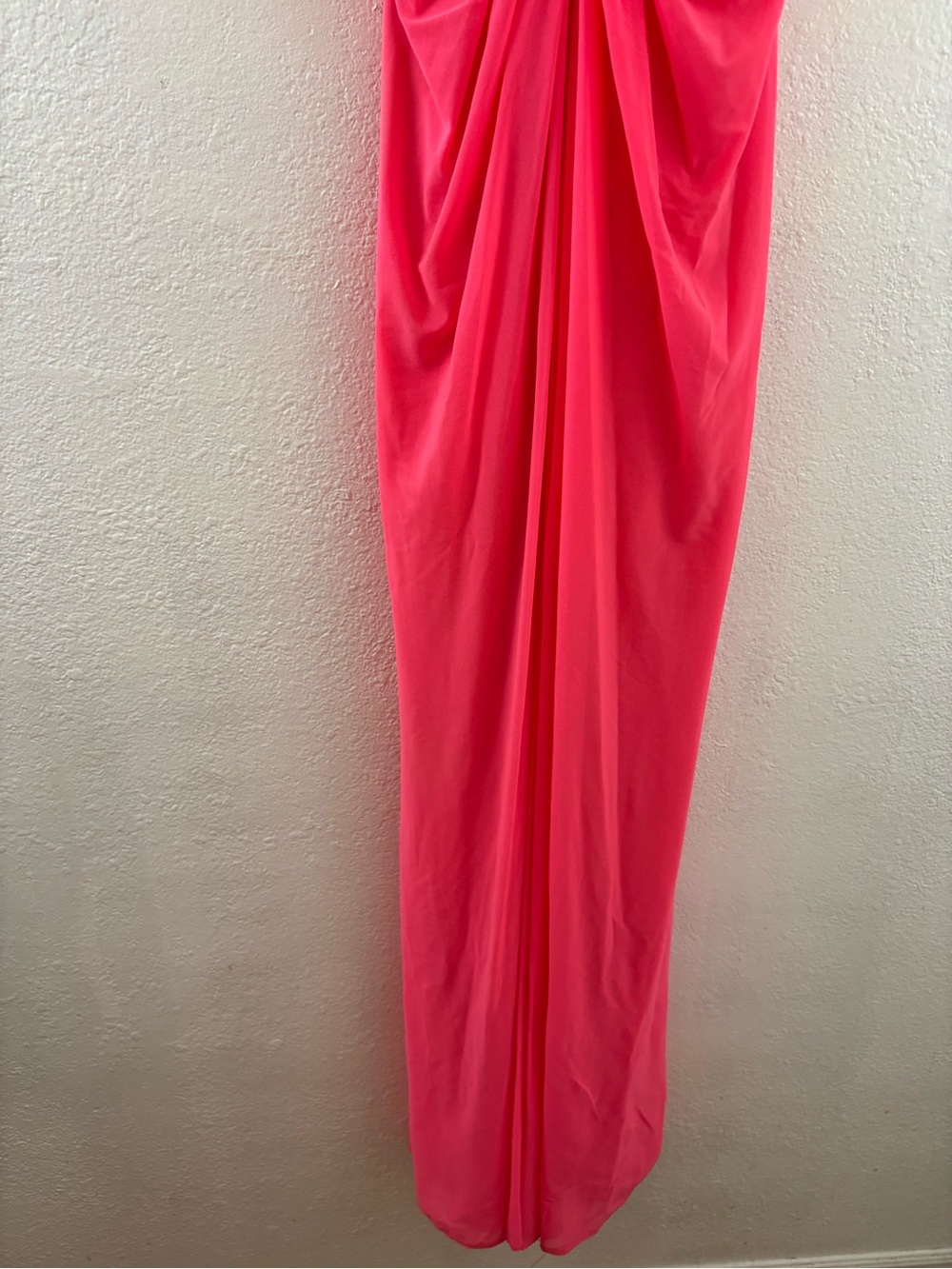La Femme  bright coral-pink evening gown deep plunging sweetheart neckline 00 - Picture 3 of 7